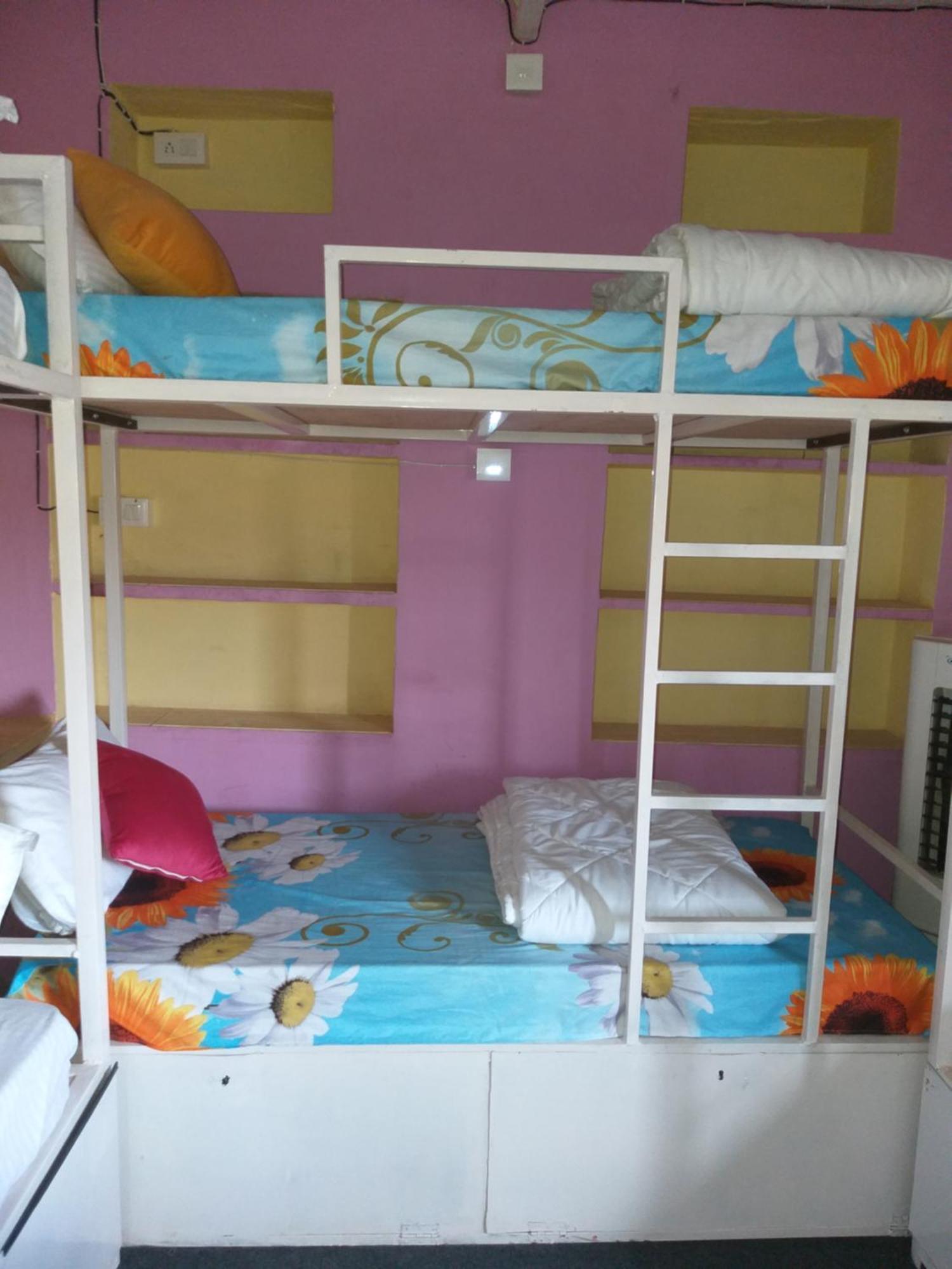 City And Palace View Guest House أُودايبور الغرفة الصورة