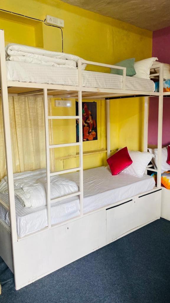 City And Palace View Guest House أُودايبور الغرفة الصورة