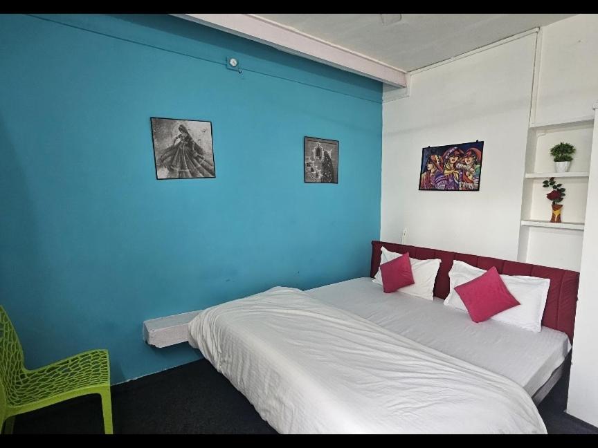 City And Palace View Guest House أُودايبور الغرفة الصورة